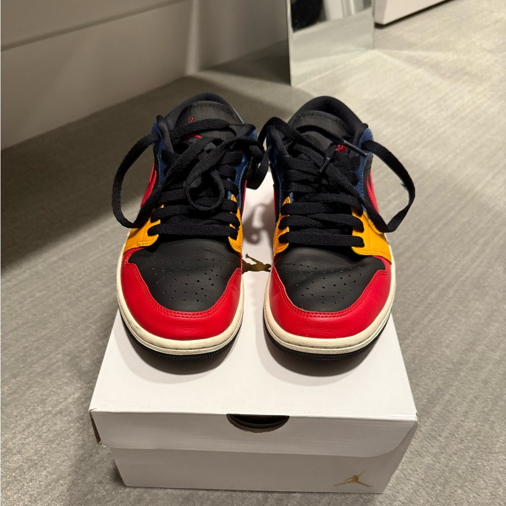 Nike Women’s Air Jordan 1 Low SE, black/red multi color